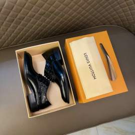 Picture of Louis Vuitton Shoes _SKULVsz38-441Cn061213905